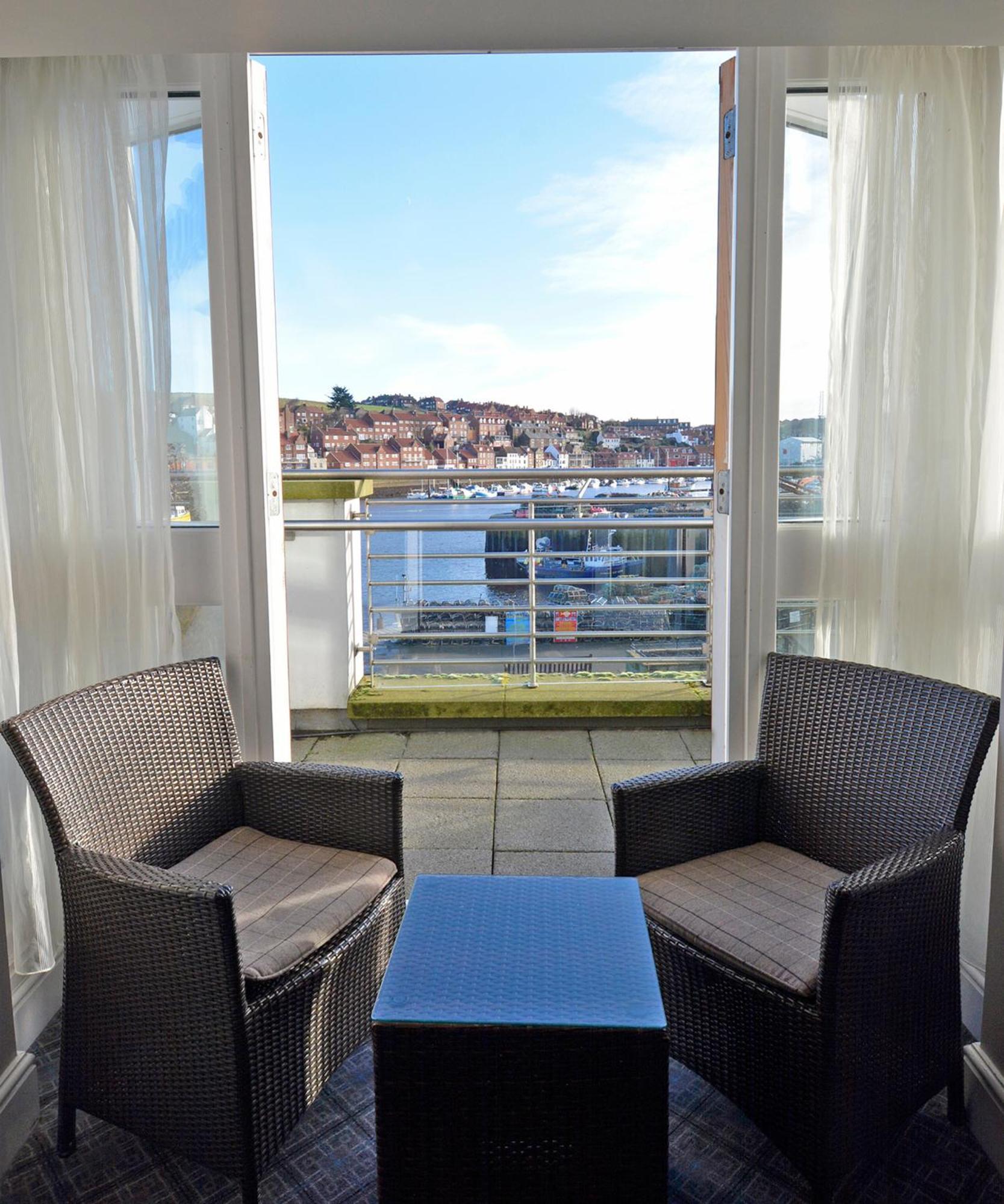 The Angel Hotel Wetherspoon Whitby Exterior foto